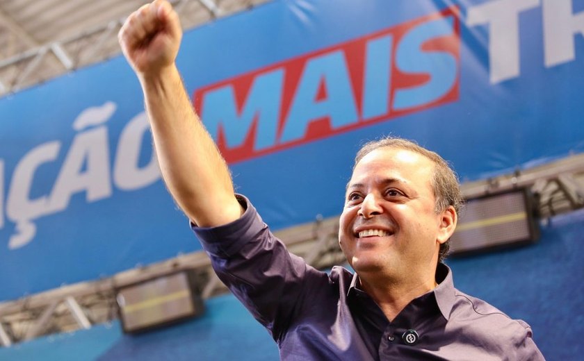 Em Niterói, Rodrigo Neves oficializa candidatura pelo PDT e diz que irá proteger cidade dos 'aventureiros'