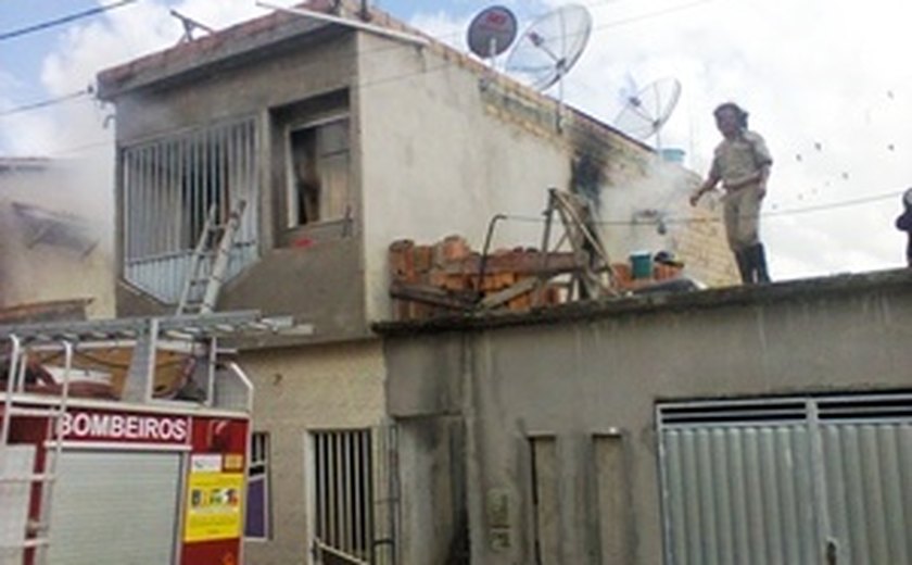 Inconformado com a separação, homem ateia fogo na própria residência na Bahia