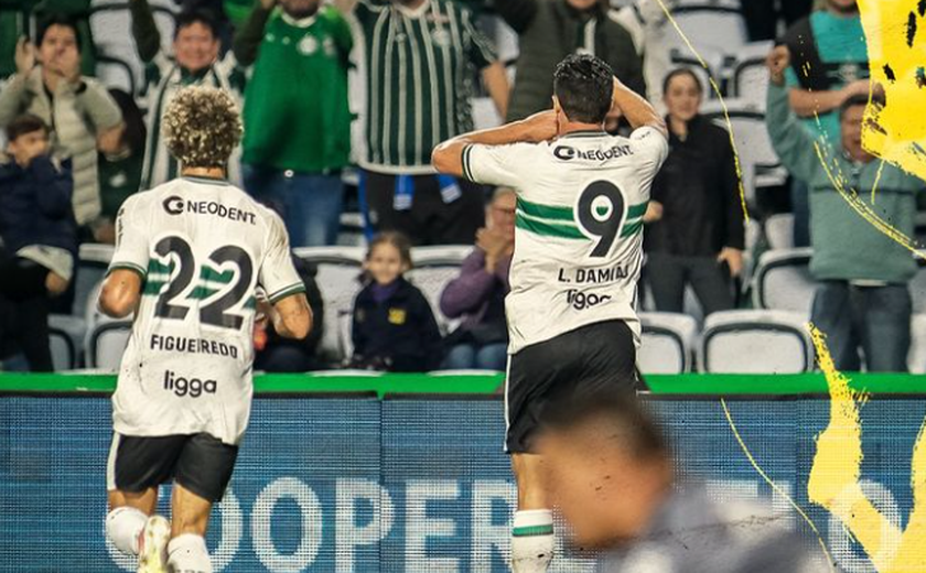 Com gol do campo de defesa, Coritiba vence Ituano e se reabilita na Série B