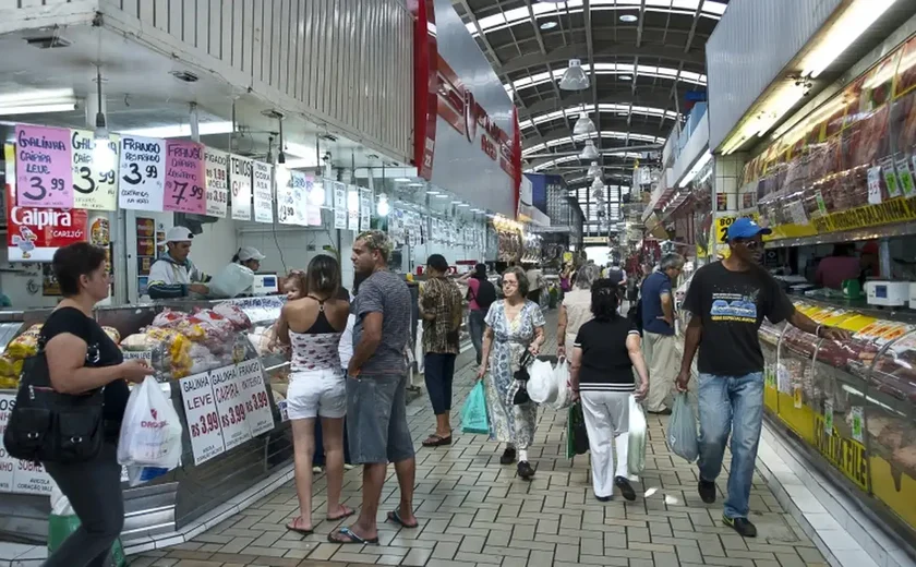 Alta no varejo ante abril é a mais acentuada desde janeiro, afirma IBGE