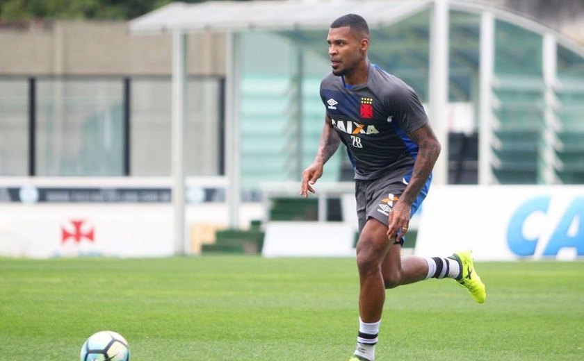 Sem atuar desde novembro, Breno participa de jogo-treino dos reservas do Vasco