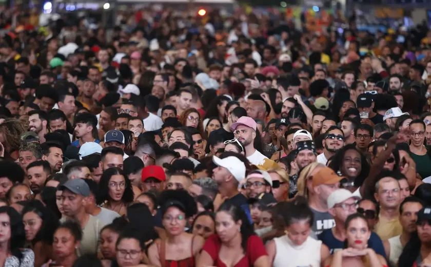 Sem grandes shows, madrugada da Virada Cultural é marcada por música clássica e festas