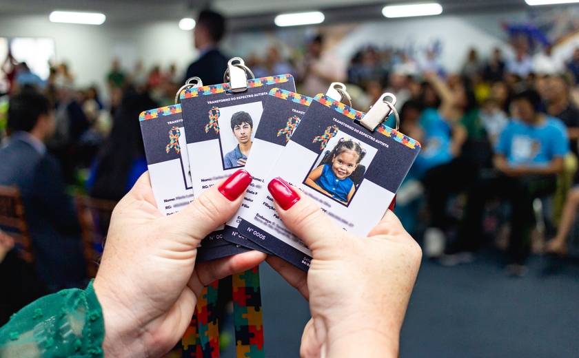 Governo de Alagoas já emitiu mais de 3 mil e 800 carteiras para autistas