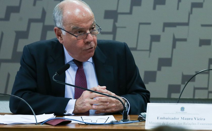 A democracia é valor fundamental para o Brasil, afirma Mauro Vieira