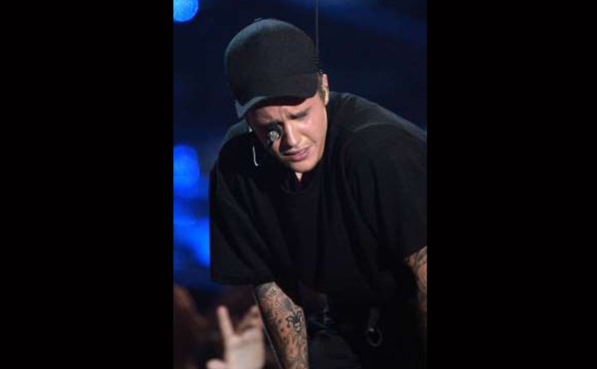 Justin Bieber pode lançar CD com músicas gospel, diz jornal britânico