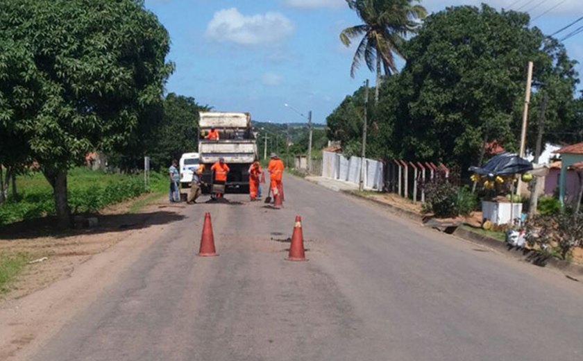 Prefeitura de Feira Grande e DER realizam operação tapa-buraco na AL-485