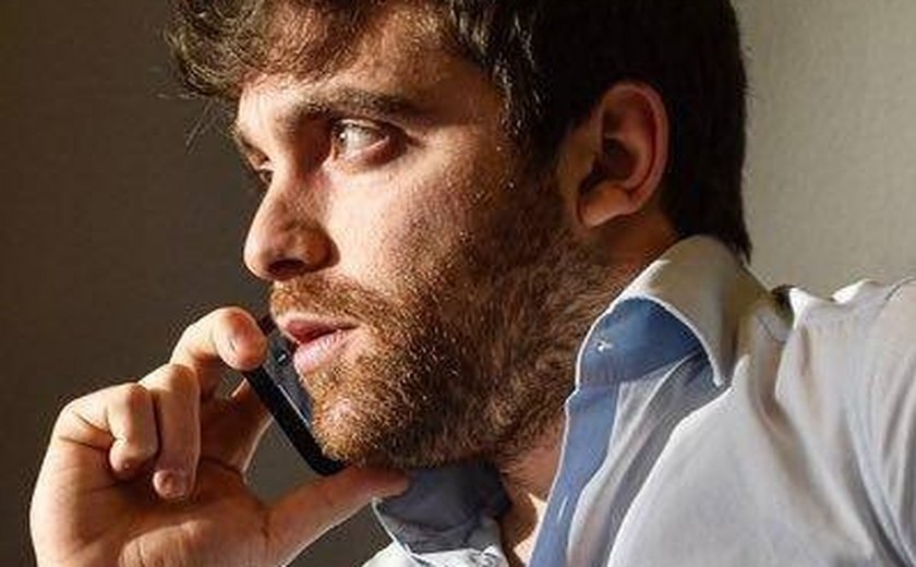 Ícone do mercado de transferências, jornalista Fabrizio Romano revela quantas horas passa no celular