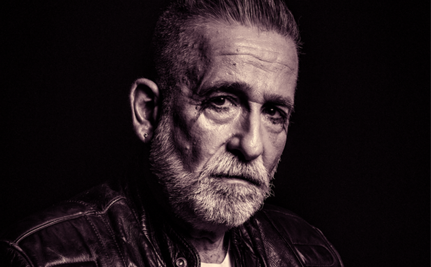 Thomas Roth revisita obra e lança single inédito