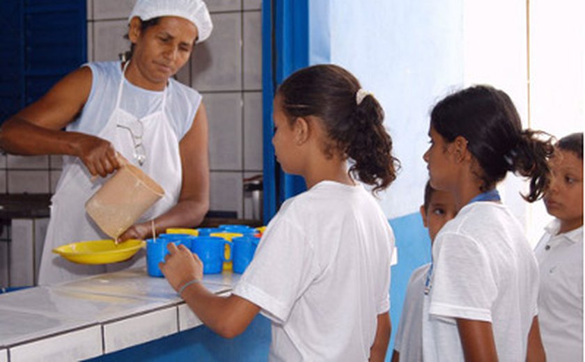 Professores pagam merenda do próprio bolso em escolas municipais de Arapiraca