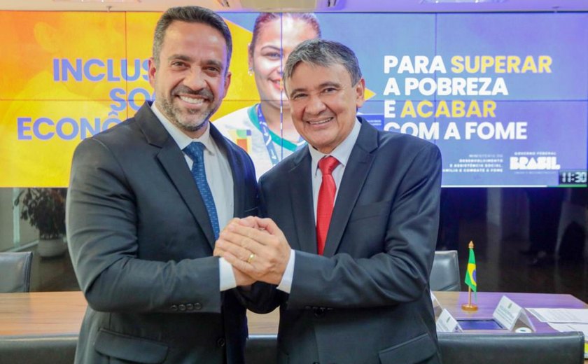 Ministro Wellington Dias leva Caravana Brasil Sem Fome para a Grota do Cigano em Maceió