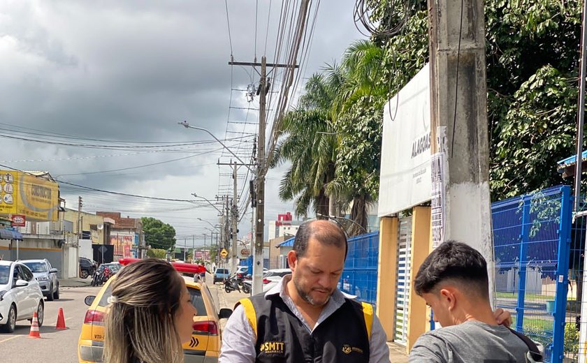 Blitz da SMTT flagra condutores de motos inabilitados