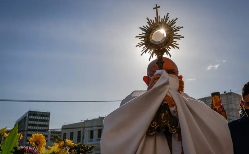 Igreja Católica comemora o feriado com missas e procissões em Maceió