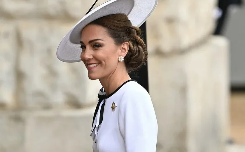 Kate Middleton faz primeira aparição oficial após diagnóstico de câncer; veja
