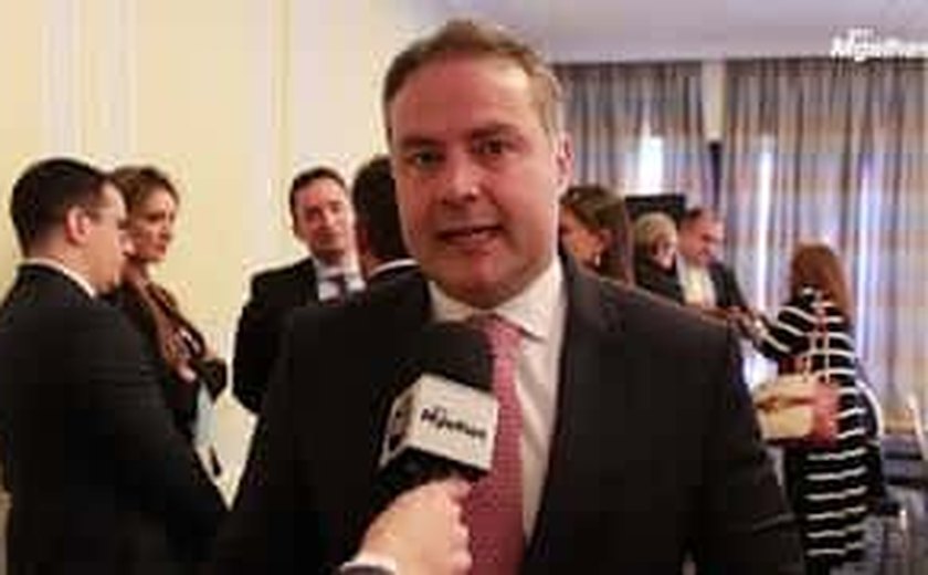 Renan Filho desconversa sobre candidatura e avalia possível saída de JHC da prefeitura em 2026