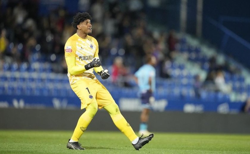 Hugo vê Corinthians como grande chance e promete 'algo a mais': 'Estou onde queria estar'