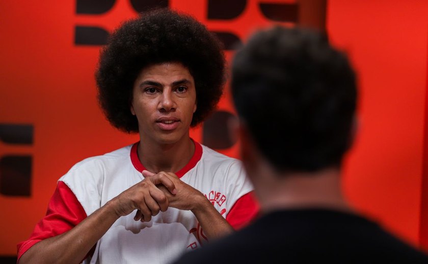 Demori recebe Renato Freitas para um papo sobre política e racismo