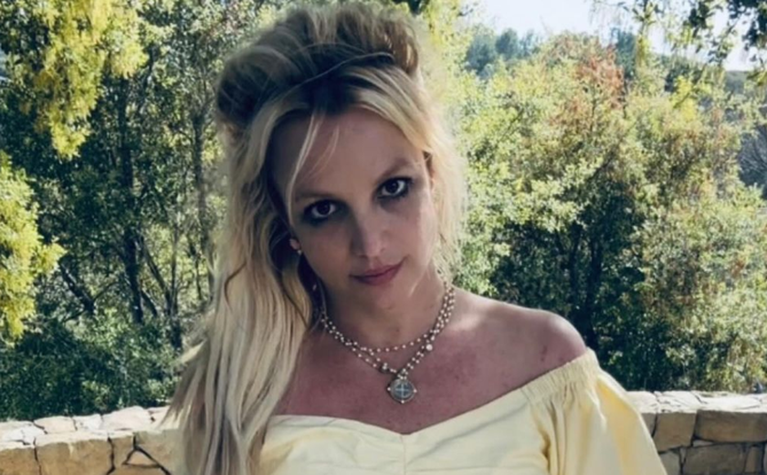 Crítica internacional do livro de Britney Spears fala em relatos de traumas da cantora: 'Quase impossível terminar sem empatia'