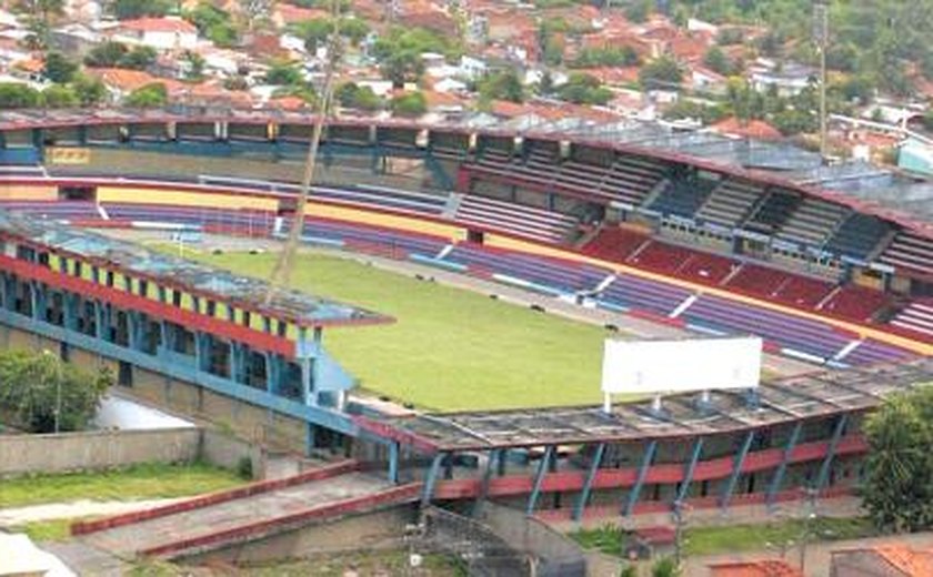 Promotoria realiza audiência para garantir os direitos do torcedor no estádio Rei Pelé