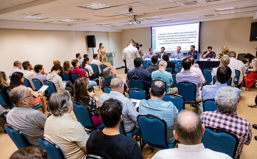 Collor garante desburocratização para melhorar ambiente de negócios do turismo em Alagoas