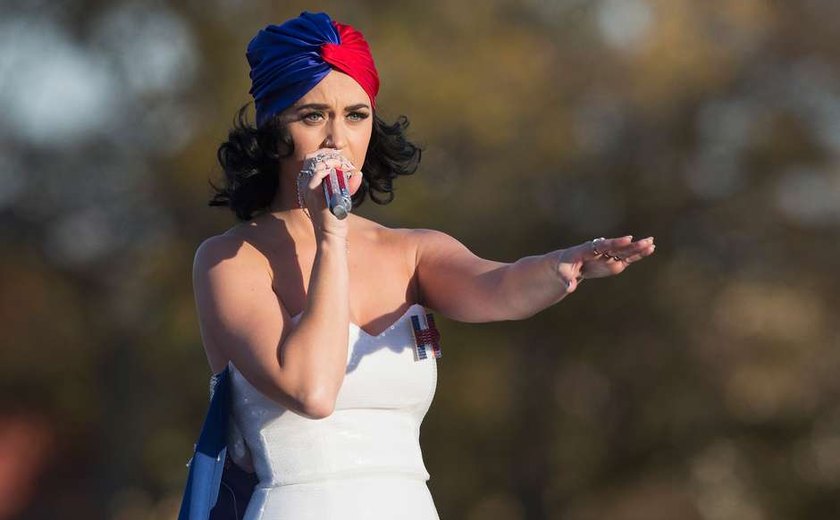 Katy Perry fica nua para incentivar o voto dos americanos