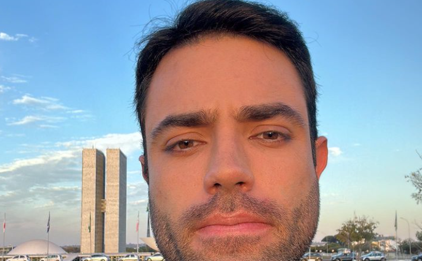 'Bom dia, Fralda!', diz repórter ao confundir nome de apresentador de telejornal da Globo do DF