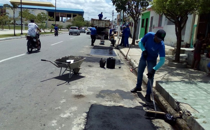 Prefeitura garante pavimentação em ruas de Arapiraca na última semana de 2017