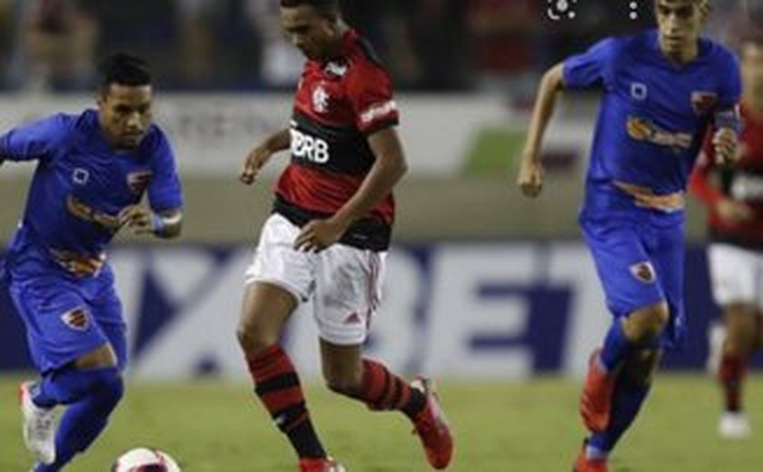 Flamengo é batido pelo Oeste e está eliminado da Copa São Paulo; Cruzeiro avança