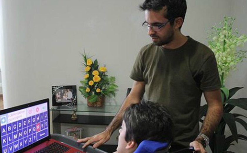 Arapiraquenses criam projeto para deficientes se comunicarem