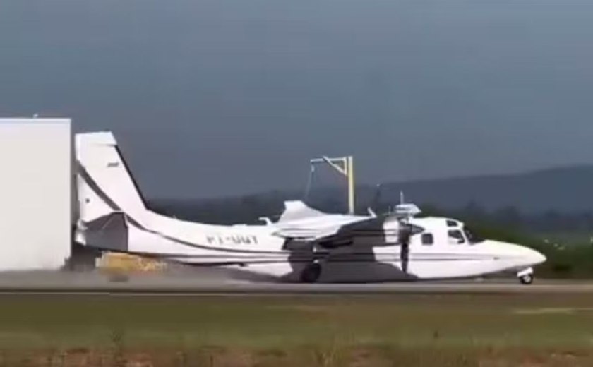 Avião pousa de barriga em aeroporto do interior de São Paulo
