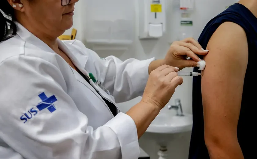Ministério da Saúde amplia idade para receber vacina contra a dengue