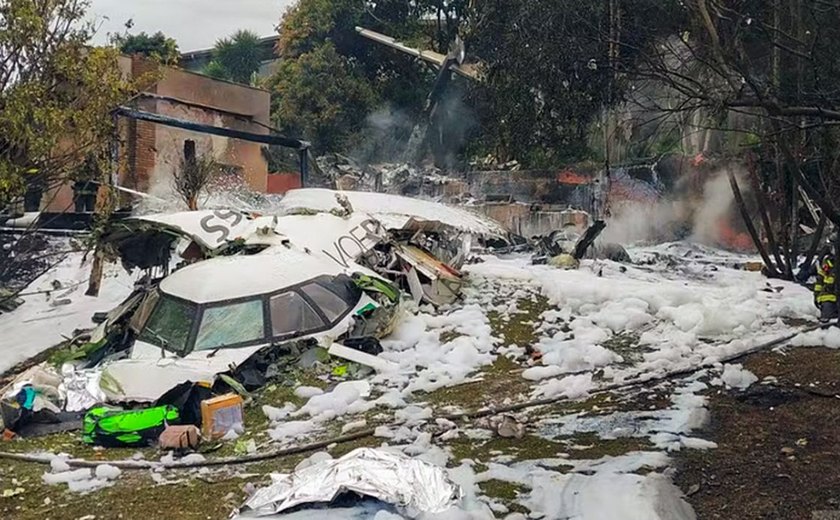 Destroços de avião já estão na sede da Voepass, em Ribeirão Preto