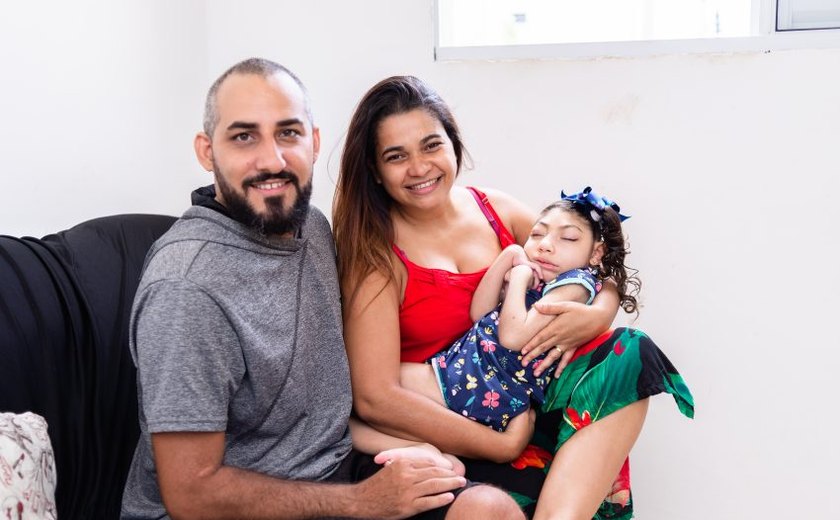 Saúde faz entrega de insumos a usuários do programa Remédio em Casa