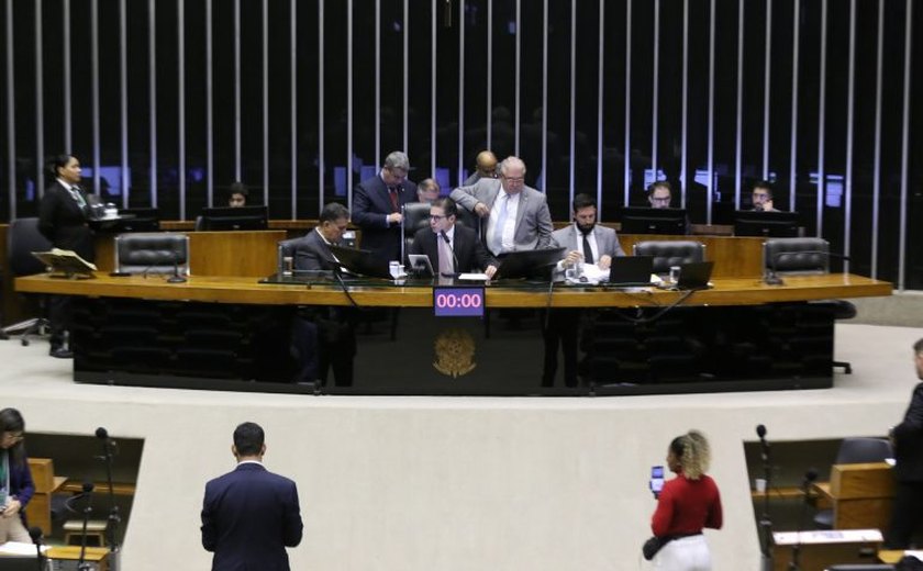 Duelo de governo e oposição terá ministros no Parlamento