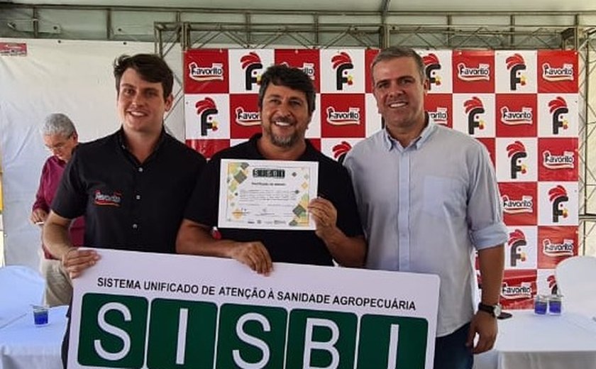 Maykon Beltrão participa da entrega do 1º Certificado SISBI de Alagoas, em Santa Luzia do Norte
