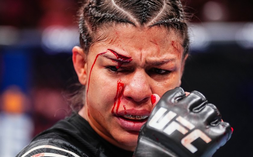 Brasileira Mayra Sheetara sofre corte grotesco e perde luta no UFC 303