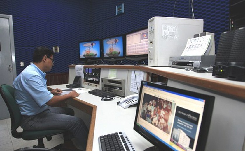 Governador assegura equipamentos digitais para a TV Educativa