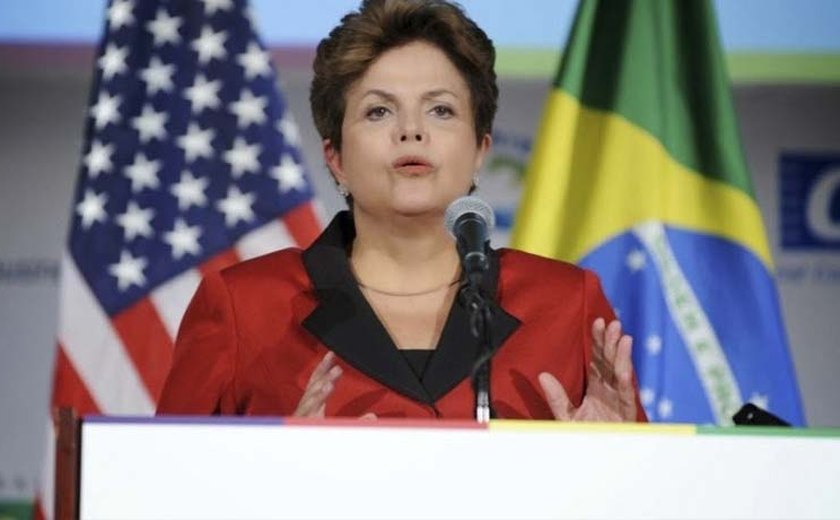 Dilma discute reforma ministerial com Lula em almoço no Alvorada