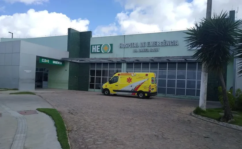 Tiros disparados a ermo, em quadra poliesportiva em Arapiraca, deixa saldo de três pessoas feridas