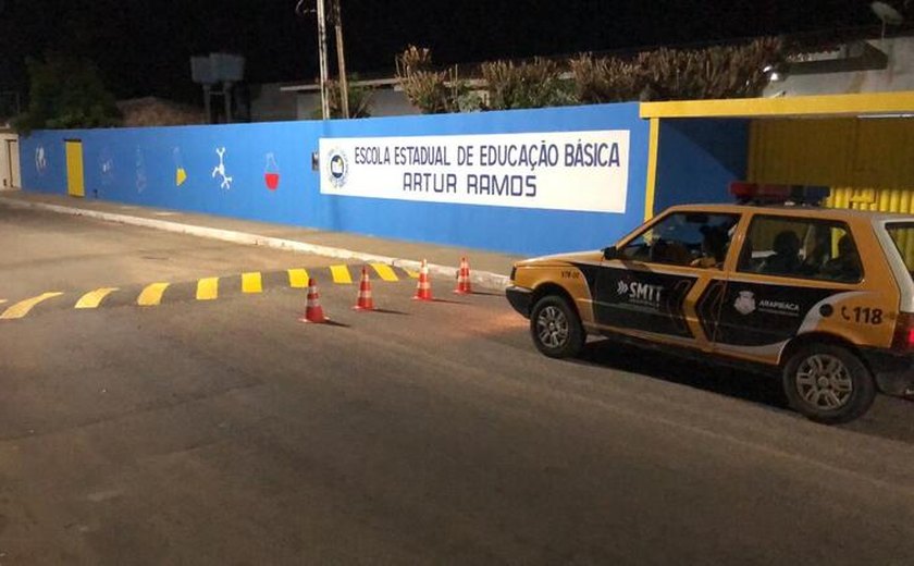 SMTT realiza manutenção de faixas de pedestres e redutores de velocidade