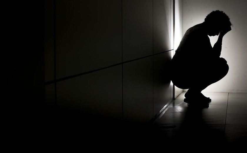 Violência aumenta risco de internação psiquiátrica entre jovens
