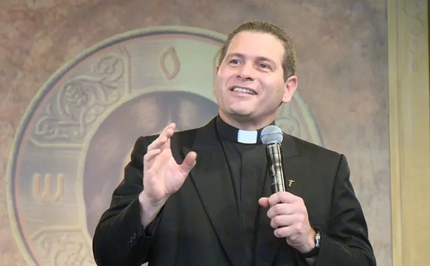 Arquidiocese do RJ afasta padre Alexandre Paciolli, acusado de estupro