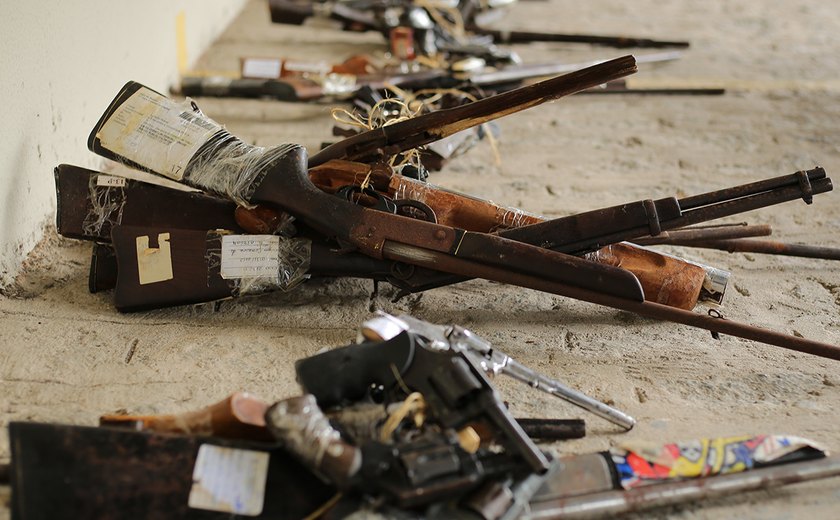 Mais 200 armas vinculadas a processos criminais conclusos são destruídas