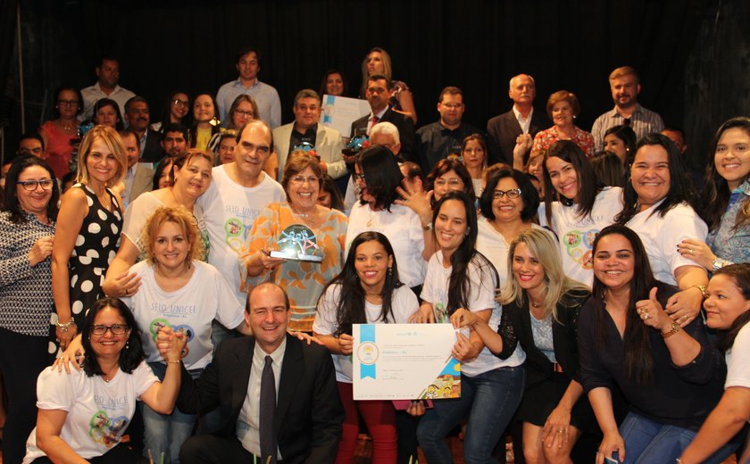 Em dia histórico, Arapiraca sedia entrega do Selo Unicef 2013-2016 para 10 municípios