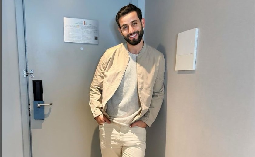 Matteus, do 'BBB 24', é presenteado com dois cavalos pelo diretor da novela 'O Clone'