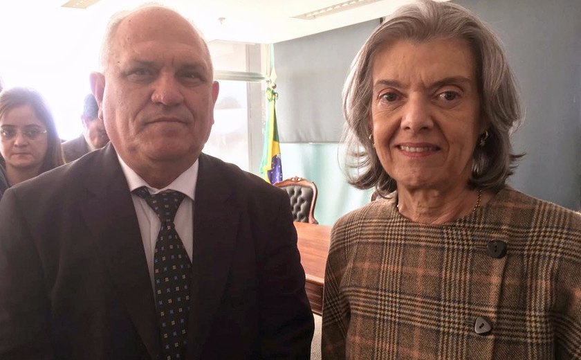 Presidente Otávio Praxedes se reúne com ministra Cármen Lúcia em Brasília