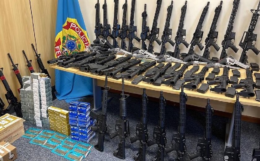 PF apreende 68 fuzis e prende 4 pessoas em operação contra comércio ilegal de armas