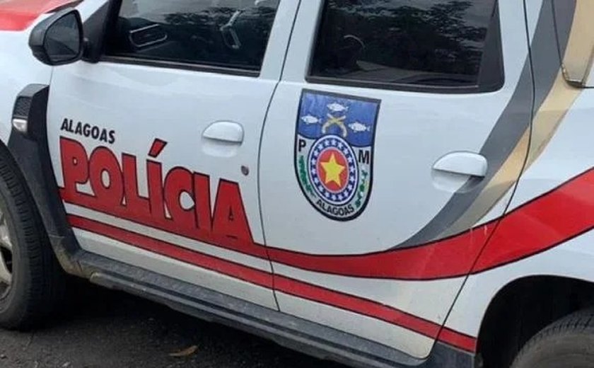 Homem é morto a tiros em ponto de ônibus após se envolver com mãe do suspeito