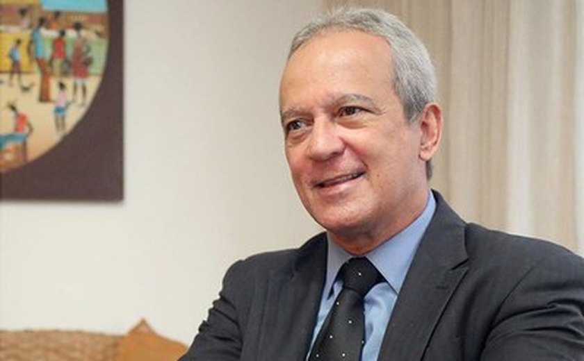Professor da Ufal publica estudo sobre a reabertura da economia alagoana