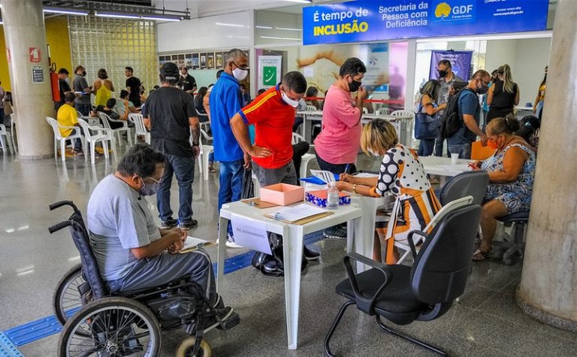 Comissão recebe ministro para discutir políticas públicas para pessoas com deficiência