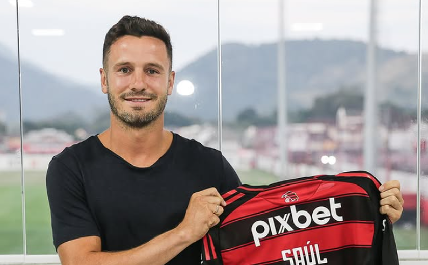 Com referência a série de TV, Flamengo oficializa volante espanhol Saúl Ñíguez